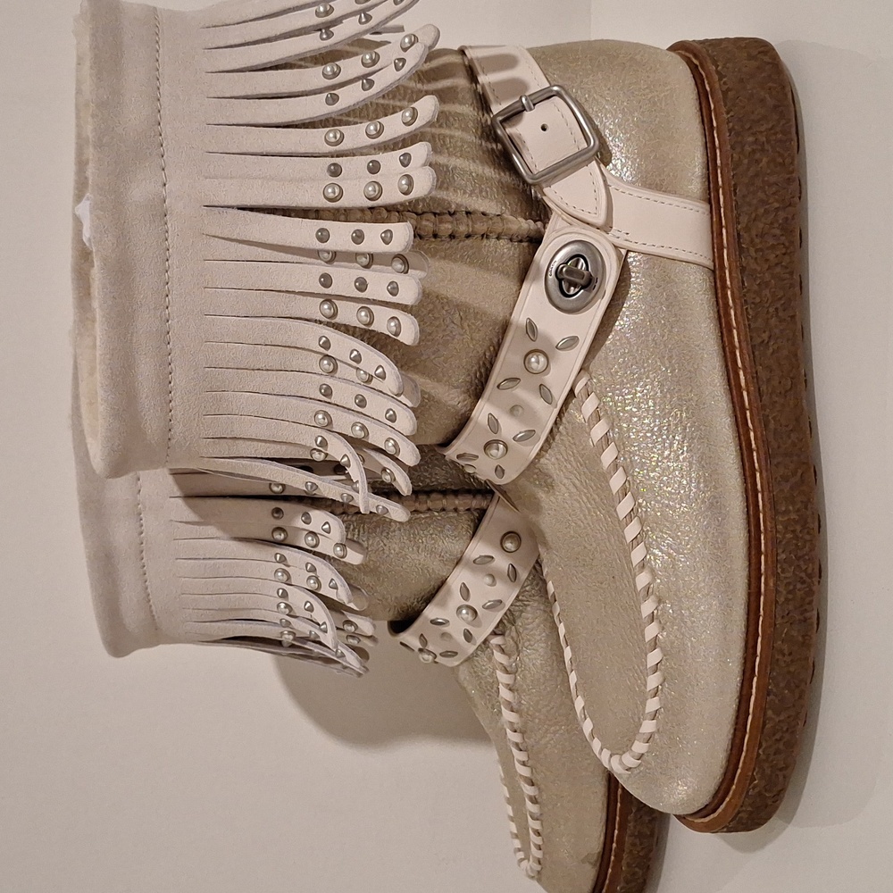 *AUTHENTIC* Coach sheep fur lined boots